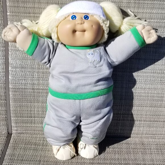 Cabbage Patch Kid Doll - Picture 1 of 8